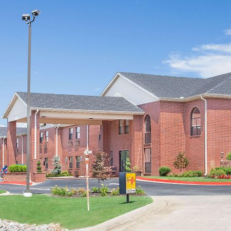 Super 8 By Wyndham Lowell/Bentonville/Rogers Area Экстерьер фото