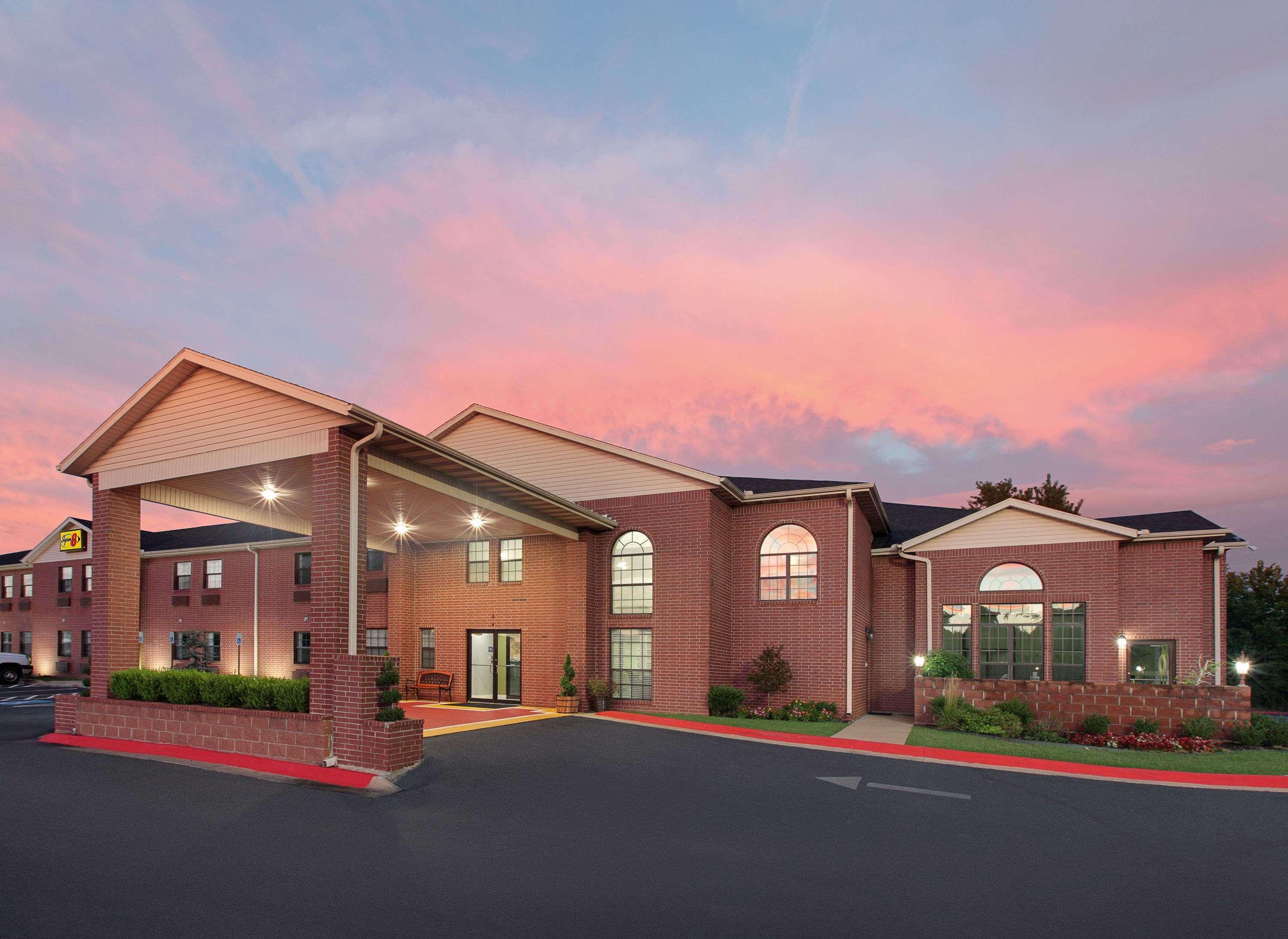Super 8 By Wyndham Lowell/Bentonville/Rogers Area Экстерьер фото